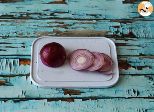 Onion pickles, perfect to enhance your dishes!