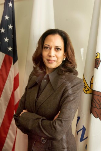 What Kamala Harris' style has looked like throughout her career, from suits to sparkling gowns
