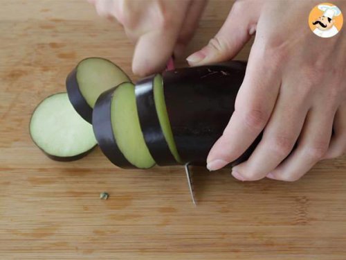 Little eggplant pizzas - video recipe !