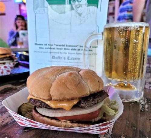 Top 5+ best Old Florida-style restaurants in the Sarasota area to kick off summer