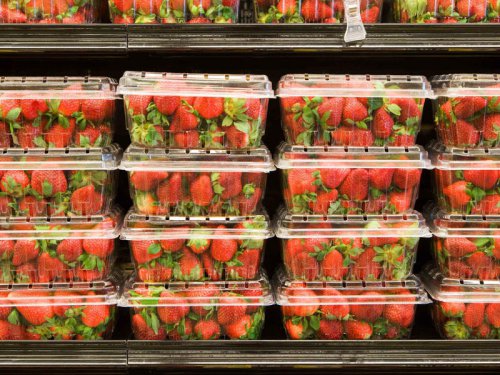 Top 5+ Fruits and Vegetables You&rsquo;re Probably Washing Wrong, According to An Expert