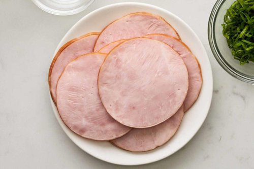 The key differences between Canadian bacon and ham you should know