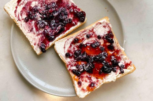 My new favorite dessert is just 3 ingredients and takes 5 minutes to make