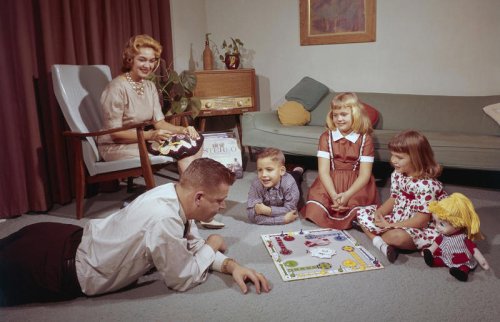 Explore 1950s American Homes Through Incredible Vintage Photos