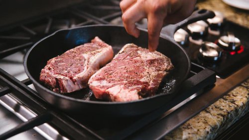 Love Your Cast-Iron Skillet? Here Are 4 Foods You Should Never Cook in It