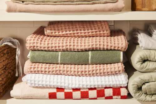What Is My Mother-in-Law's Towel Storage Trick?, Why I'll Always Use This Storage Hack, How Do You Get Barbecue Sauce Out of Clothes?, Further Reading, My Mother-in-Law's Towel Storage Trick Is So Clever I Had to Steal It