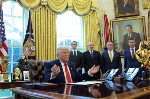 Political Popularity: polling reveals favorability ratings of key US political leaders