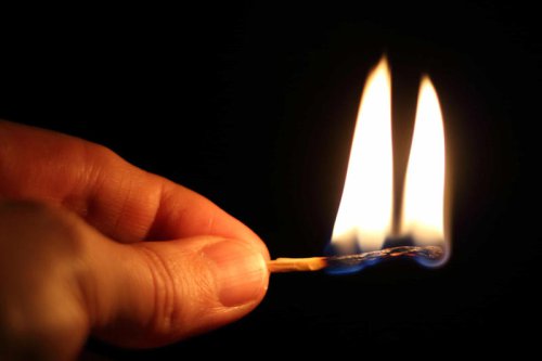 What's the difference between a twin flame and a soulmate?