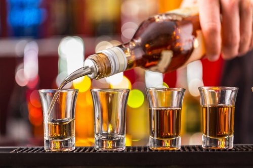 Top 16+ Polite Habits Bartenders Actually Dislike&mdash;and What to Do Instead