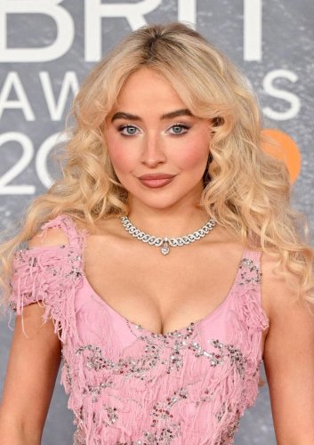 The Expert-Approved Ways to Wear Your Blush This Spring