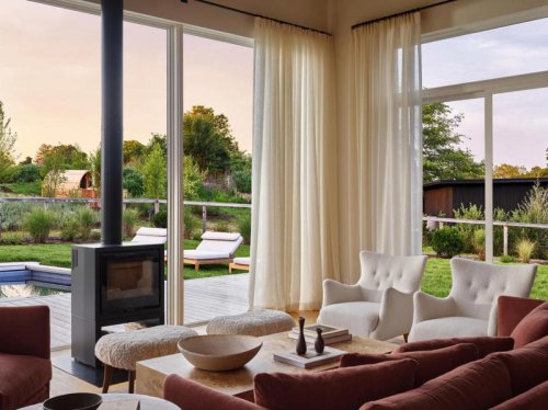 After a summer as an Airbnb rental, Jenni Kayne&rsquo;s Hudson Valley farmhouse sold for $2.4M