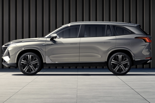 2025 MG QS price and specs: Kluger rival wears sub-$50k price tag