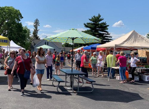 Find produce and crafts at these 12 Peoria-area farmers markets in 2026