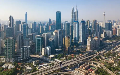 Close structural gaps to achieve economic goals, govt told