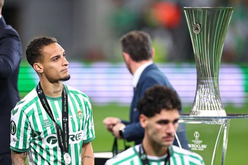 Antony speaks out on Man Utd future after painful end to Real Betis loan