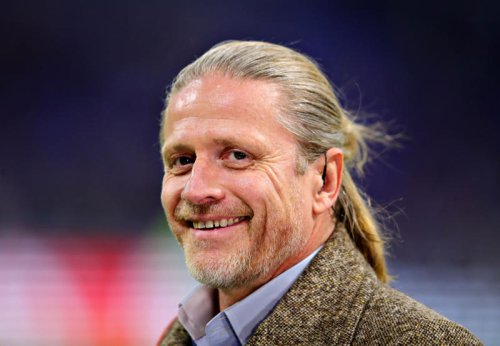 Chelsea urged to sign &pound;40m Man Utd transfer target