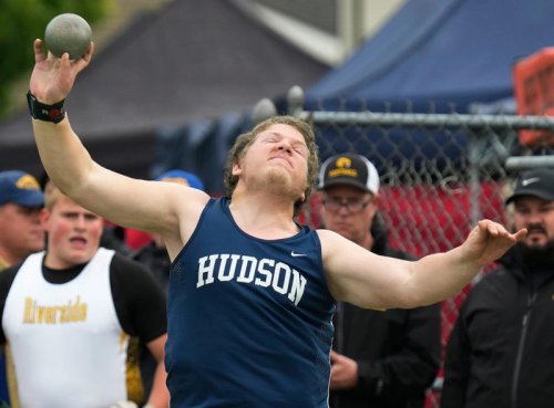 OHSAA track and field | Hudson boys win first regional title at Austintown