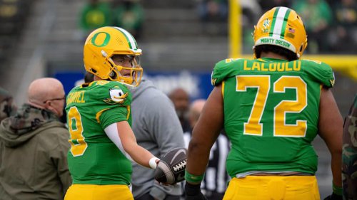 Oregon Ducks' Iapani Laloulu Named Big Ten's Top Returning Interior Offensive Lineman