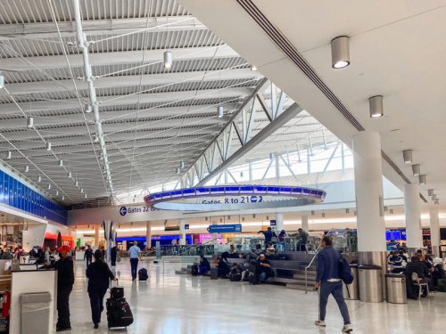 I've spent 190 hours on long-haul flights. Here are 11 tips for surviving 6 or more hours stuck in economy.