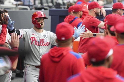 Harper homers in return, Turner goes deep twice as Phillies use 6-run 1st to beat Blue Jays 8-3