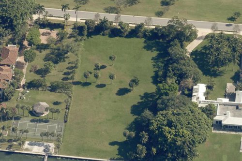 Jeff Bezos&rsquo; Next-Door Neighbor in Miami Sells For $110 Million