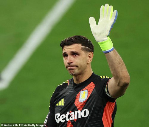Man United 'made contact' with Aston Villa's Emi Martinez