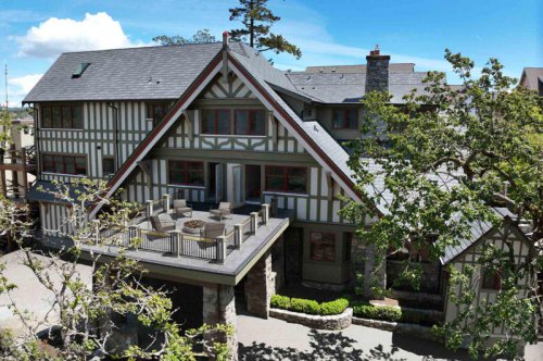 A 118-year-old English Manor Hotel on British Columbia's Vancouver Island Just Reopened With 1,500 Antiques and Set Pieces From Your Favorite TV Shows