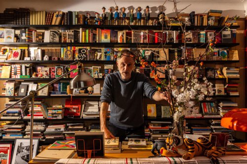 Peter Mendelsund lost the desire to read, and is still awash in books