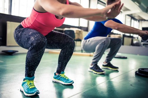 Age 20-39: 2 minutes, Age 40-59: 1 to 2 minutes, Age 60+: 1 minute, Tips to improve your squat holds, Struggling to squat? Here are some alternatives, How long you should be able to hold a squat for, according to your age