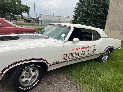 Lansing hosts world&rsquo;s largest Oldsmobile car show