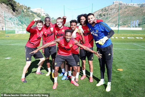 Everton 'plotting &pound;15m move for former Man United star as David Moyes looks to strengthen midfield'