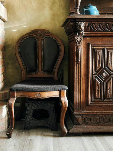 Top 7+ Furniture Rules Designers Say to Break Now