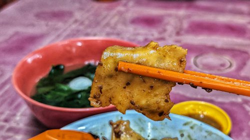 Find a great &lsquo;pan mee&rsquo; out of a house in Sungai Way, at Kedai Kopi Hoh Piah
