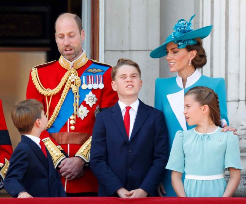 Here&rsquo;s What Kate Middleton Said When She Corrected Prince Louis on the Buckingham Palace Balcony