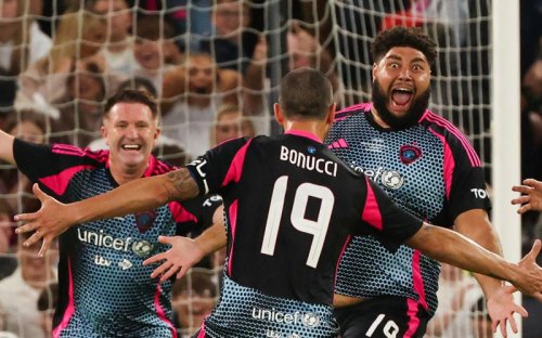 Carlos Tevez scores four and Big Zuu bags late winner as World XI win Soccer Aid