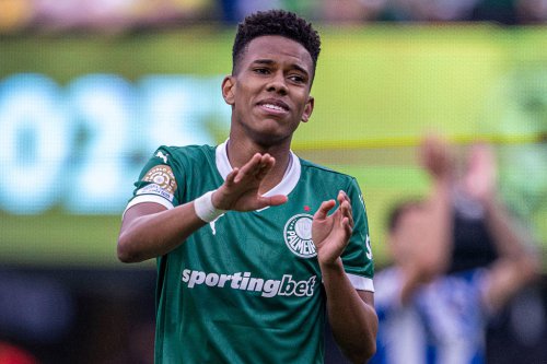 Chelsea's Estevao likened to Barcelona superstar