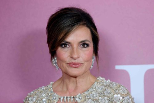 Mariska Hargitay Channels Mom Jayne Mansfield in Beaded Suit