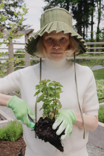 Pamela Anderson&rsquo;s Renaissance Started in Her Home Garden: &ldquo;That&rsquo;s Where I Found Myself Again&rdquo;