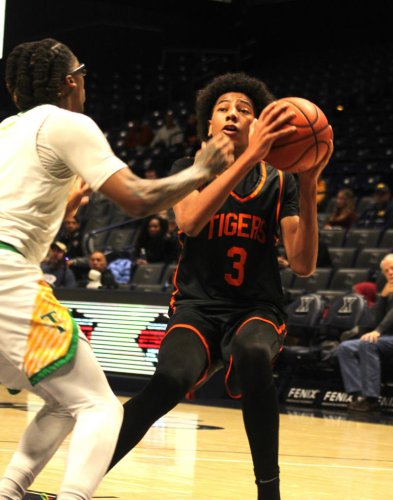 Cincinnati Bearcats basketball offers trio of players with famous fathers