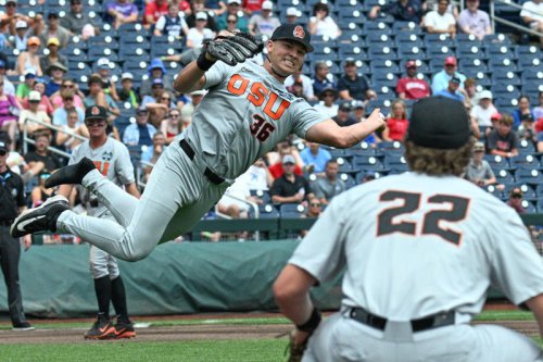 Oregon State baseball's season ends with loss to Louisville in College World Series