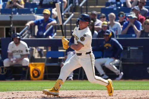 Milwaukee Brewers LF Makes 'Surreal' Debut in Home State Minnesota, Names Favorite Ex-Twins, Then Drives in 3 in Game 2 Victory
