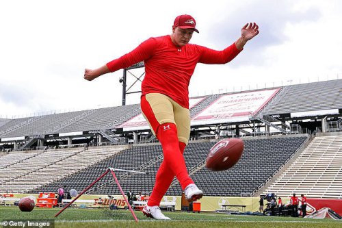 NFL fans react to the New York Jets' unexpected signing of the 'Thiccer Kicker': 'Dude's a legend'