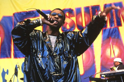 A 20-Year-Old's Top-Notch Carnival Cruise Karaoke Performance Leads to Huge Gains for '90s R&amp;B Hit