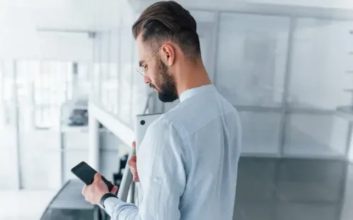 Recognise &lsquo;text neck syndrome&rsquo; as occupational disease, urges expert