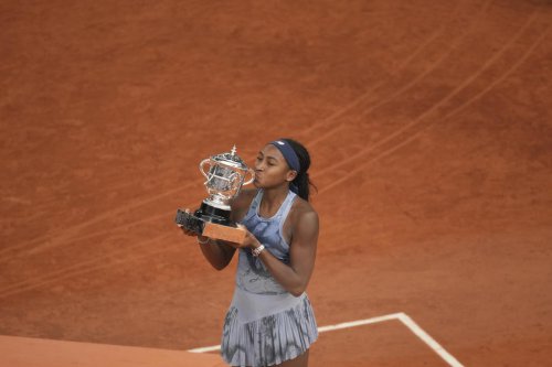 Coco Gauff defeats top-ranked Aryna Sabalenka in 3 sets to win her first French Open title