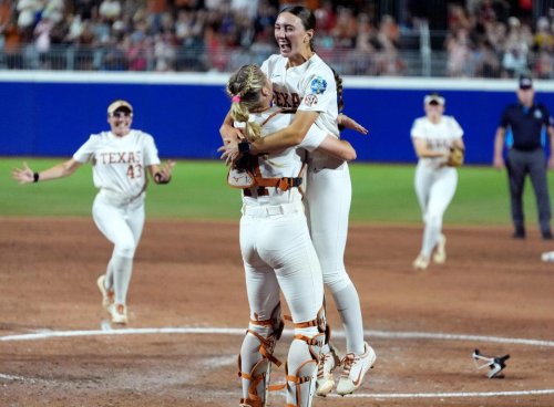 Unforgettable photos from the 2025 Women's college softball championship