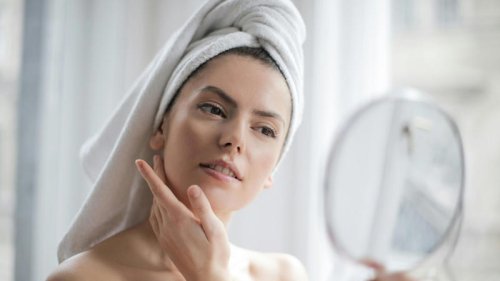 Top 10+ Ways Hard Water Ruins Your Skin &amp; 10 Tips To Combat The Effects