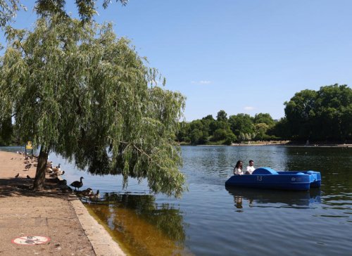 Teens urged to avoid rivers as UK faces 33C heatwave