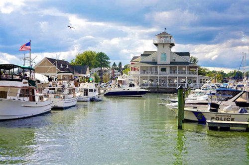 This Virginia Town Charms With Historic Homes, Riverside Walks, And The World's Oldest Ham
