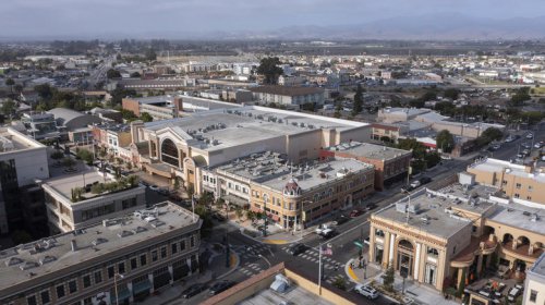 Sandwiched Between Monterey And Santa Cruz Is A Walkable California City In The 'Salad Bowl Of The World'